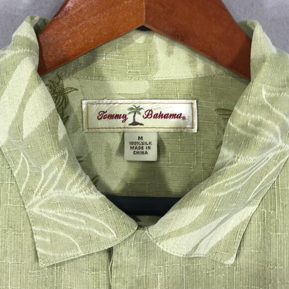 Tommy Bahama Shirt Men's Medium Green Floral Hawaiian Silk Button Down Pocket - Picture 3 of 11
